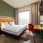 Aja 4*