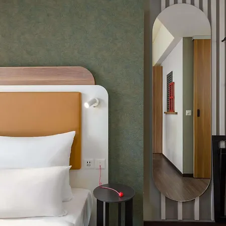 Отель Mercure 4*
